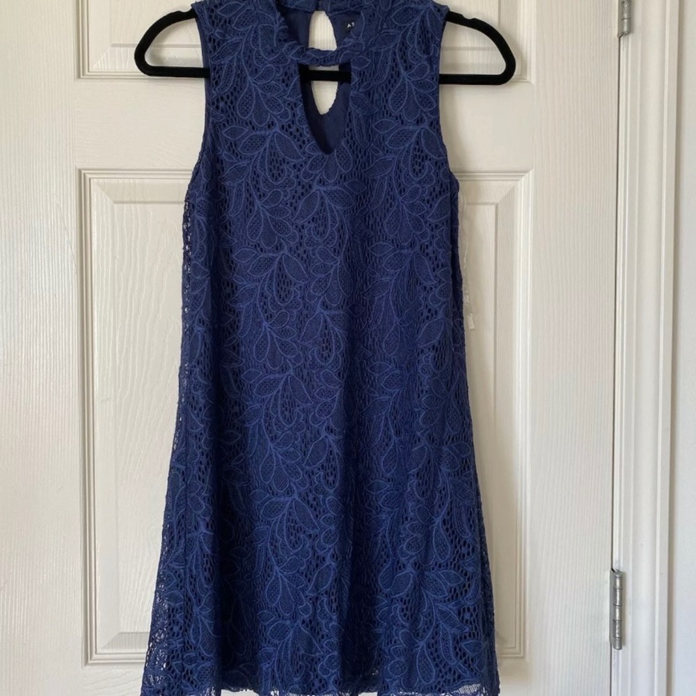 Blue Lace Keyhole Shift Dress